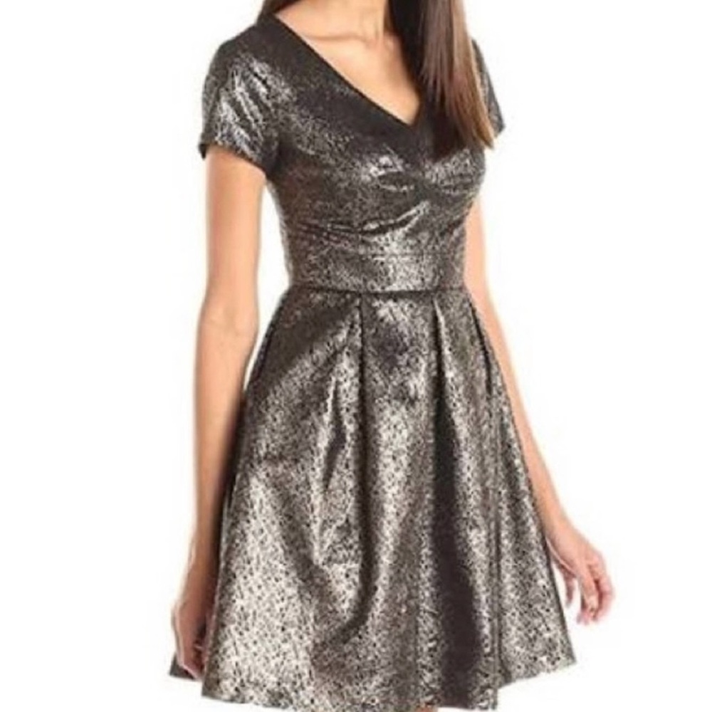 Vince Camuto Black & Gold Metallic Structured Dress | Fit & Flair | Size 14